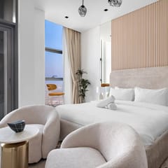 Cozy Studio w/ Balcony & Skyline View | Pool & Gym