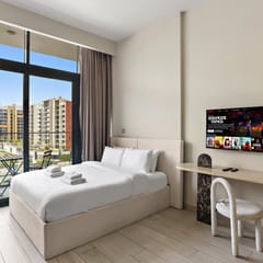 Cozy Studio w/ Pool View | 15mn to Downtown