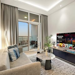 Luxe 1BR with Balcony & Canal View