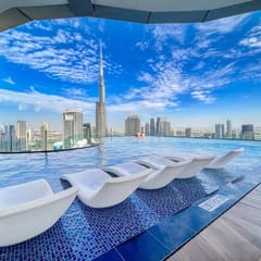 Luxe 2BR w/ Burj Khalifa View & Infinity Pool