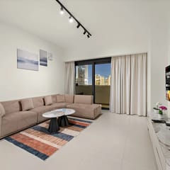 Luxury 4BR w/Burj View | Pool & Gym | Downtown
