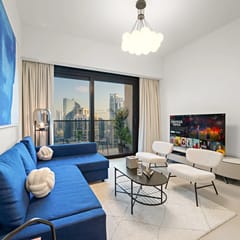 Spacious 1BR in Downtown with Balcony & Pool