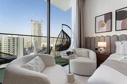 Chic Studio w/ Balcony and Gym at JVC - Image 4