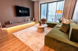 Luxe 1BR in Downtown | Near Dubai Mall - Image 3