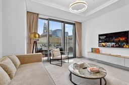 Luxe 1BR in Downtown with Dubai Mall Access - Image 3