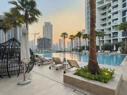 Luxe 1BR with Balcony & Canal View - Image 5