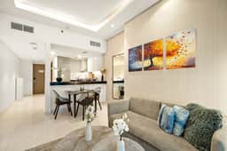 Luxe 1BR with Balcony & Canal View - Image 4
