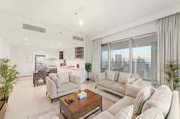 Luxe 2BR in Downtown Dubai | Walk to Dubai Mall - Image 3