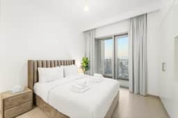 Luxe 2BR in Downtown Dubai | Walk to Dubai Mall - Image 2