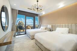 Luxe 2BR w/ Burj Khalifa View & Infinity Pool - Image 4