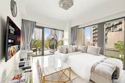Luxe 2BR w/ Burj Khalifa Views | Near Dubai Mall - Image 4
