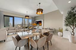 Luxe 4BR w/ Balcony & Panoramic Burj Khalifa Views - Image 4
