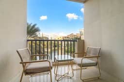 Stunning Studio with Scenic Canal Views - Image 3