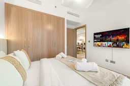 Stylish 1BR with Netflix & Pool Access - Image 2