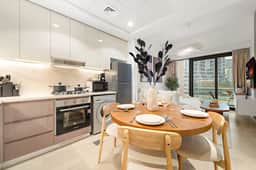 Stylish 1BR with Netflix & Pool Access - Image 4
