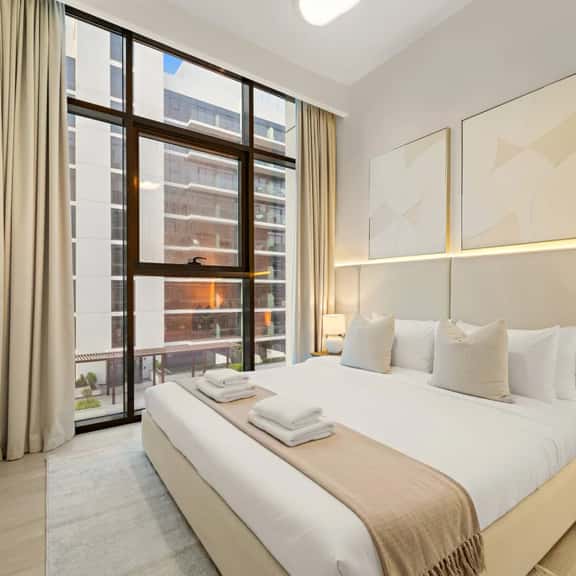 Cozy 1BR w/ Pool View & Balcony | 10mn to Downtown - Image 1