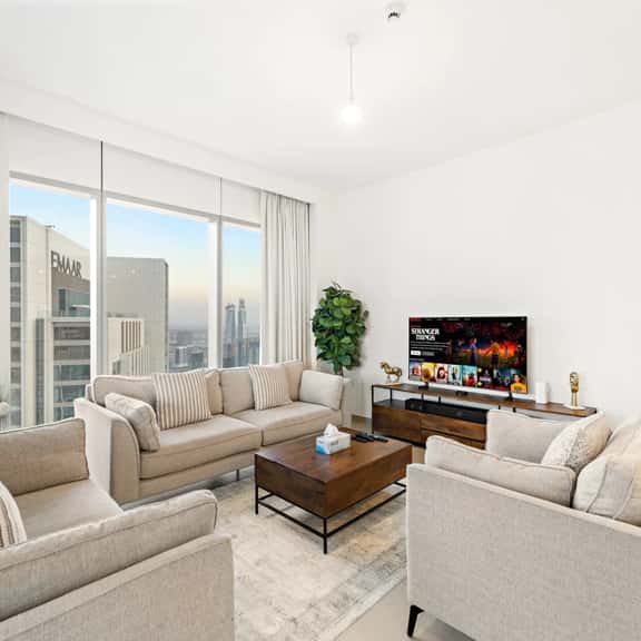 Luxe 2BR in Downtown Dubai | Walk to Dubai Mall - Image 1