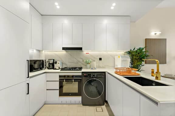 Bright & Cozy 1BR w/ Balcony | JVC - Image 3