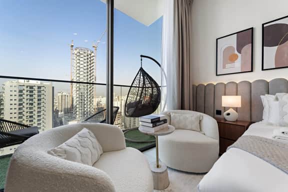 Chic Studio w/ Balcony and Gym at JVC - Image 4