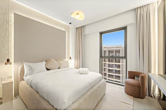 Cozy 1BR w/ Balcony | Pool & Gym - Image 2