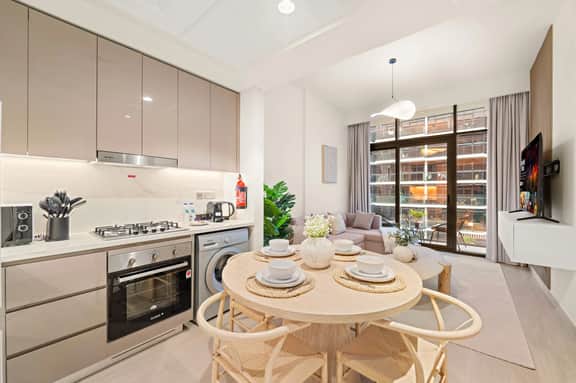Cozy 1BR w/ Pool View & Balcony | 10mn to Downtown - Image 3