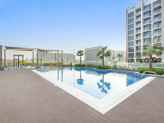 Cozy 1BR w/ Pool View & Balcony | 10mn to Downtown - Image 5