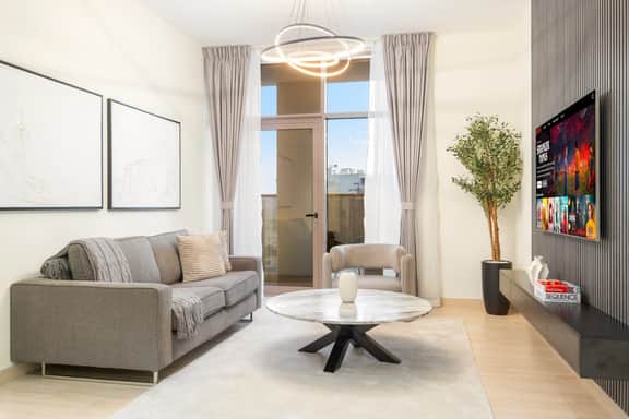 Cozy 2BR w/ Canal View & Partial Burj View | 10mn to Downtown - Image 3