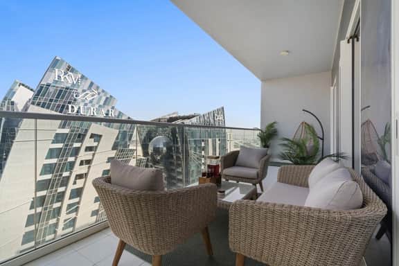 Cozy 2BR w/ Partial Canal View | Business Bay - Image 5