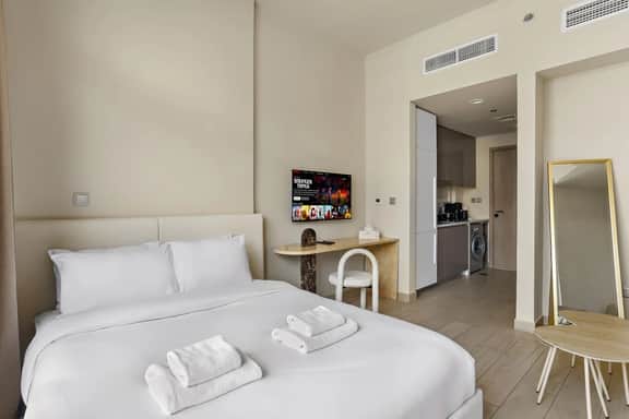 Cozy Studio w/ Pool View | 15mn to Downtown - Image 2