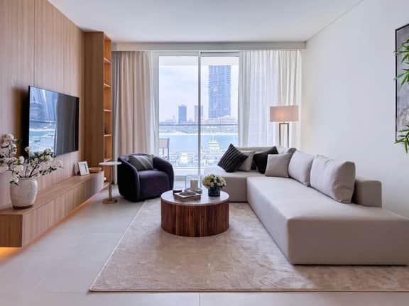 Elegant 1BR w/ Sea View & Direct Beach Access - Image 3