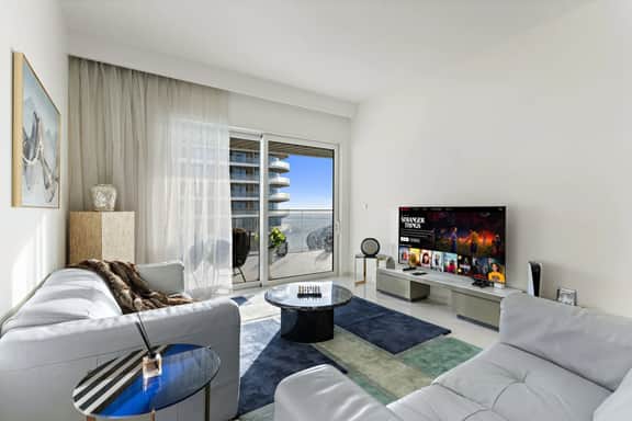 Fendi 1BR with Private Beach & Panoramic Sea View - Image 3