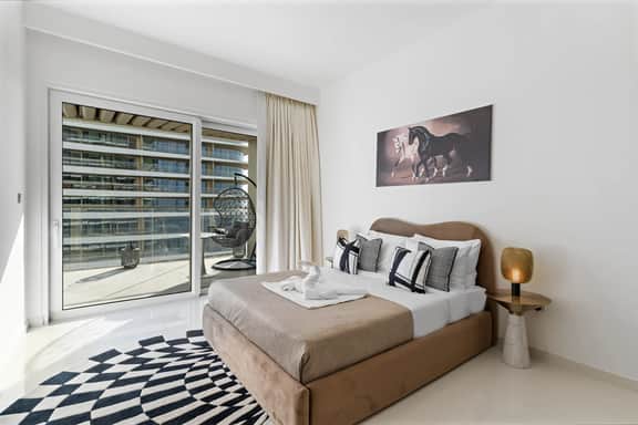 Fendi 1BR with Private Beach & Panoramic Sea View - Image 2