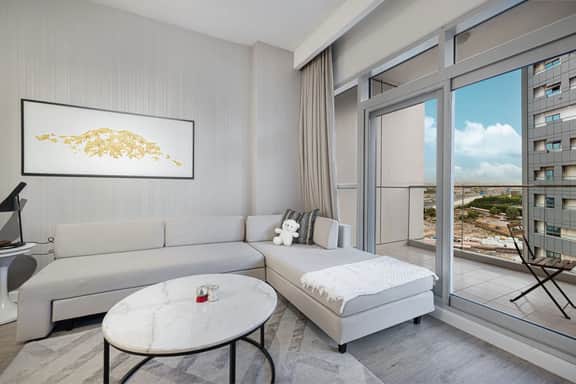 Luxe 1BR in Avanti with Pool & Gym - Image 3