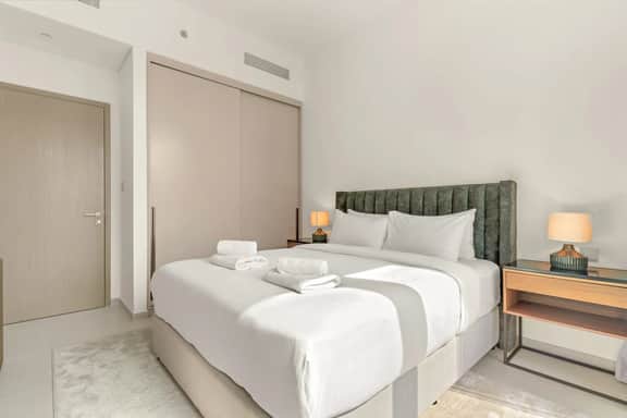 Luxe 1BR in Downtown | Close to Dubai Mall - Image 2