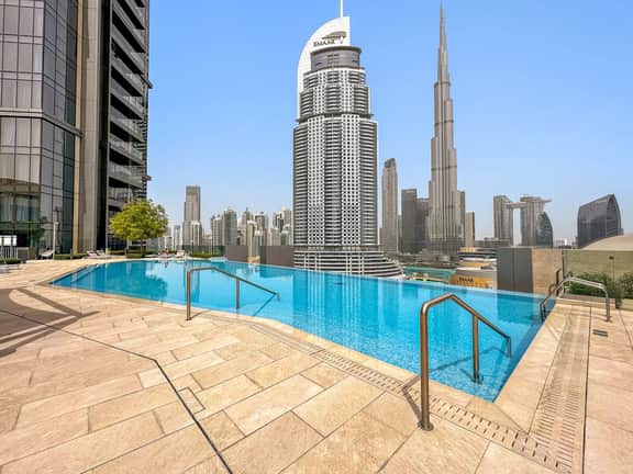 Luxe 1BR in Downtown with Dubai Mall Access - Image 5