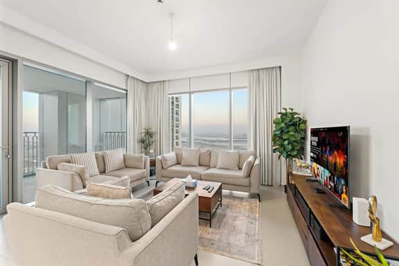 Luxe 2BR in Downtown Dubai | Walk to Dubai Mall - Image 5