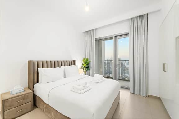 Luxe 2BR in Downtown Dubai | Walk to Dubai Mall - Image 2
