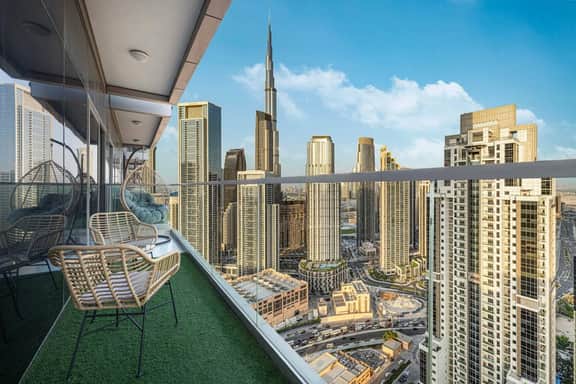 Luxe 2BR w/ Burj Khalifa View & Infinity Pool - Image 5