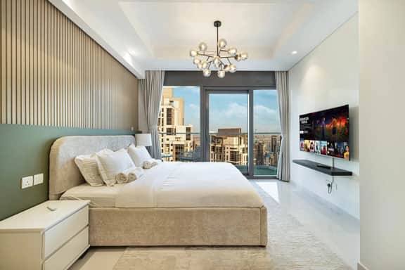 Luxe 2BR w/ Burj Khalifa View & Infinity Pool - Image 2