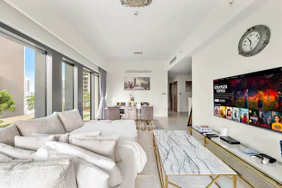 Luxe 2BR w/ Burj Khalifa Views | Near Dubai Mall - Image 2