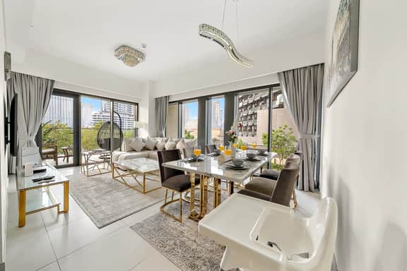 Luxe 2BR w/ Burj Khalifa Views | Near Dubai Mall - Image 3