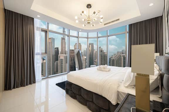 Luxe 3BR w/ Infinity Pool & Burj Khalifa View - Image 2