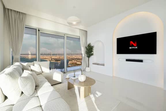 Luxe 4BR | Panoramic Views | Palm | Marina & Burj - Image 2