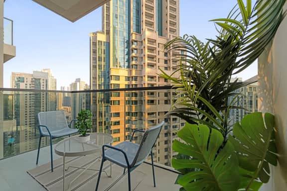 Spacious 1BR in Downtown with Balcony & Pool - Image 5