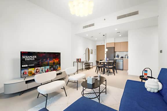 Spacious 1BR in Downtown with Balcony & Pool - Image 3