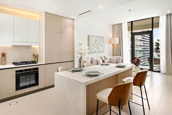 Luxe 1BR in JVC w/ Balcony & Padel Court - Image 4