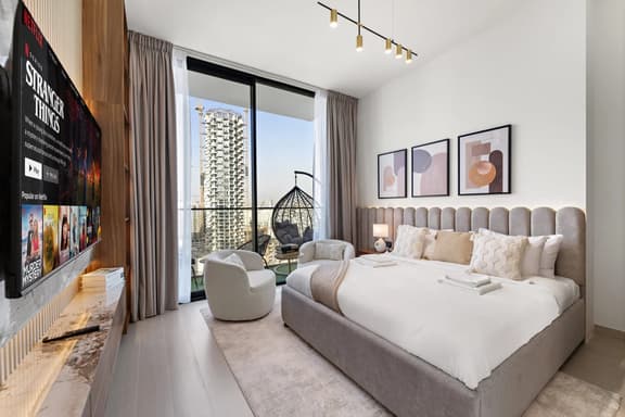 Chic Studio w/ Balcony and Gym at JVC - Image 1