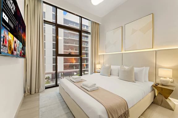 Cozy 1BR w/ Pool View & Balcony | 10mn to Downtown - Image 1