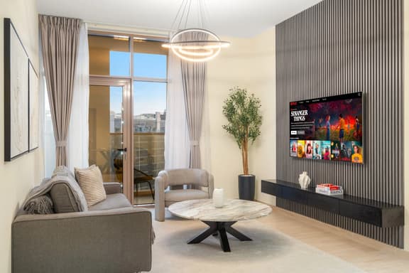 Cozy 2BR w/ Canal View & Partial Burj View | 10mn to Downtown - Image 1