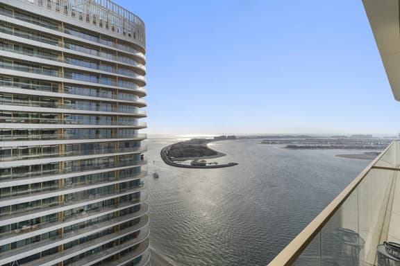Fendi 1BR with Private Beach & Panoramic Sea View - Image 1